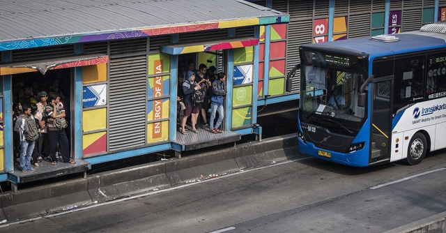 TransJakarta Beri Tips Aman Selama Perjalanan dengan Transportasi Umum