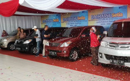 Daihatsu Serahkan 8 Unit Mobil Rekondisi di Jawa Timur