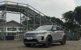 Dibekali Teknologi Canggih, Ini Harga Range Rover Evoque Terbaru