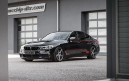 Pengin BMW M550d Bertenaga 508 DK, Cek Paket Ini   