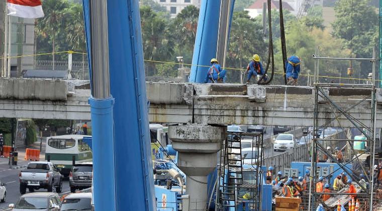 Ada Pembongkaran JPO,  Polisi Lakukan Rekayasa Lalu Lintas di Pasar Minggu 