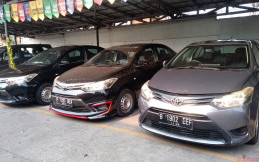 Toyota Limo Sampai Mercedes-Benz Eks Bluebird Dijual Mulai Rp70 Jutaan