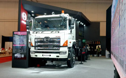 Spesifikasi Lengkap Truk Hino 700 ZS4141 6x4
