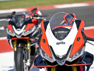 Jadi Model Eksklusif, Aprilia RSV4 dan Tuono V4 Resmi Meluncur