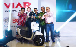 Perdana di Indonesia, Motor Listrik BerSTNK