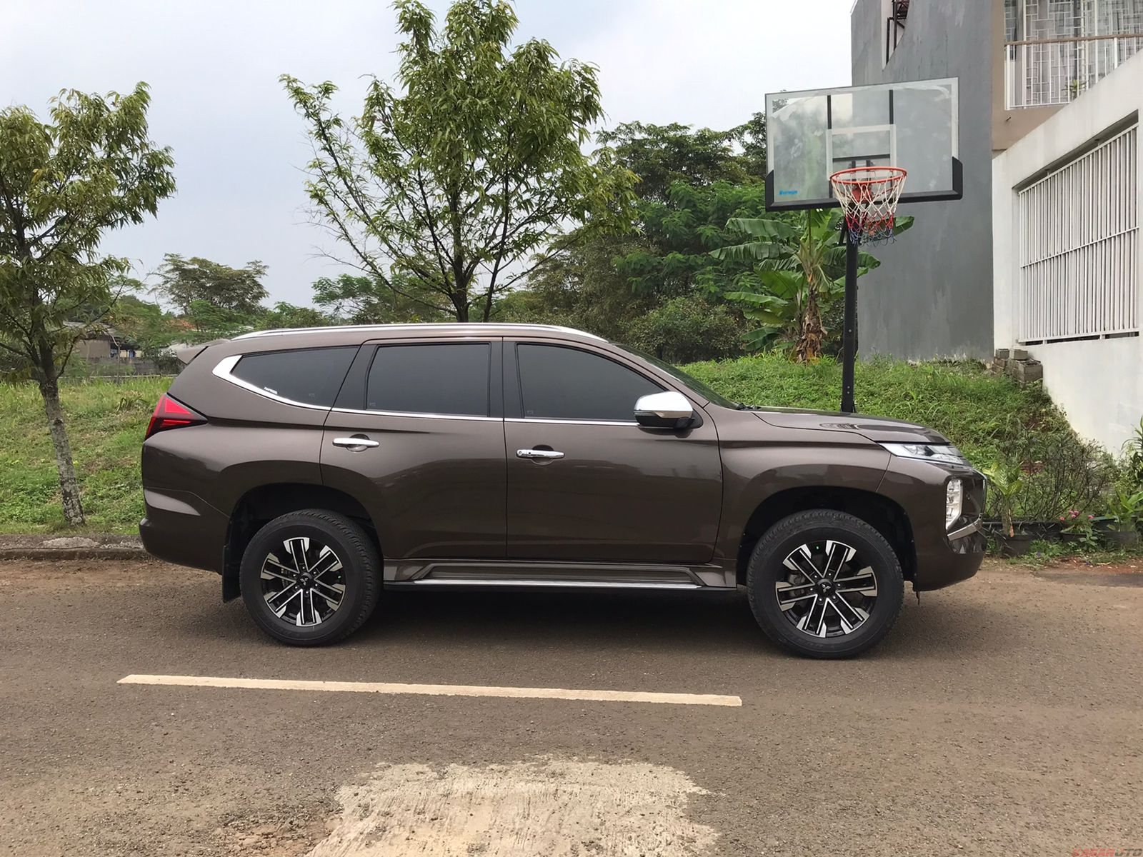 Ini Bahaya Parkir Mobil di Bawah Sinar Matahari