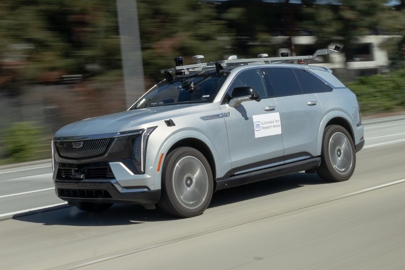 GM Bakal Gunakan AI di Cadillac Escalade IQ untuk Bisa Swakemudi