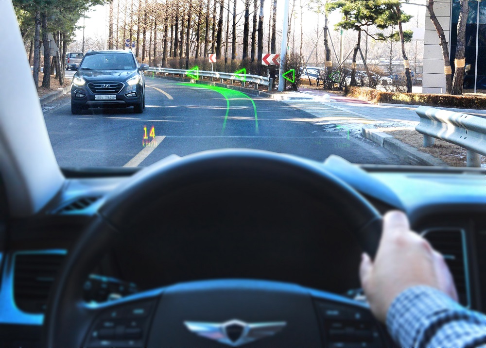Kolaborasi Hyundai dan WayRay Ciptakan Kaca Holografik