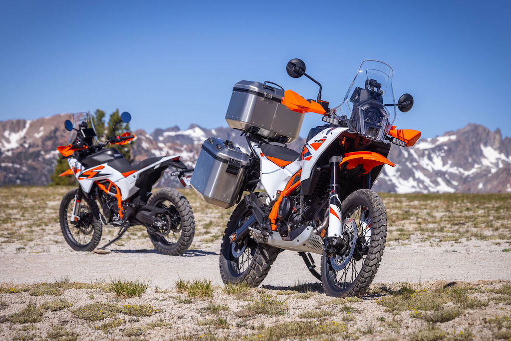 Motor Baru KTM 390 Kena Recall Pegas Standar Samping