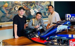 Bertamu ke Sean Gelael, Raffi Ahmad Boyong Komponen Mobil F1 Seharga Rp1 Miliar