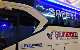 Ini Tujuan Adanya ‘Selendang” di Bodi Bus