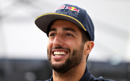 Sempat 'Tergoda' Mercedes, Ricciardo: Tempat Terbaik Saya di Red Bull Racing