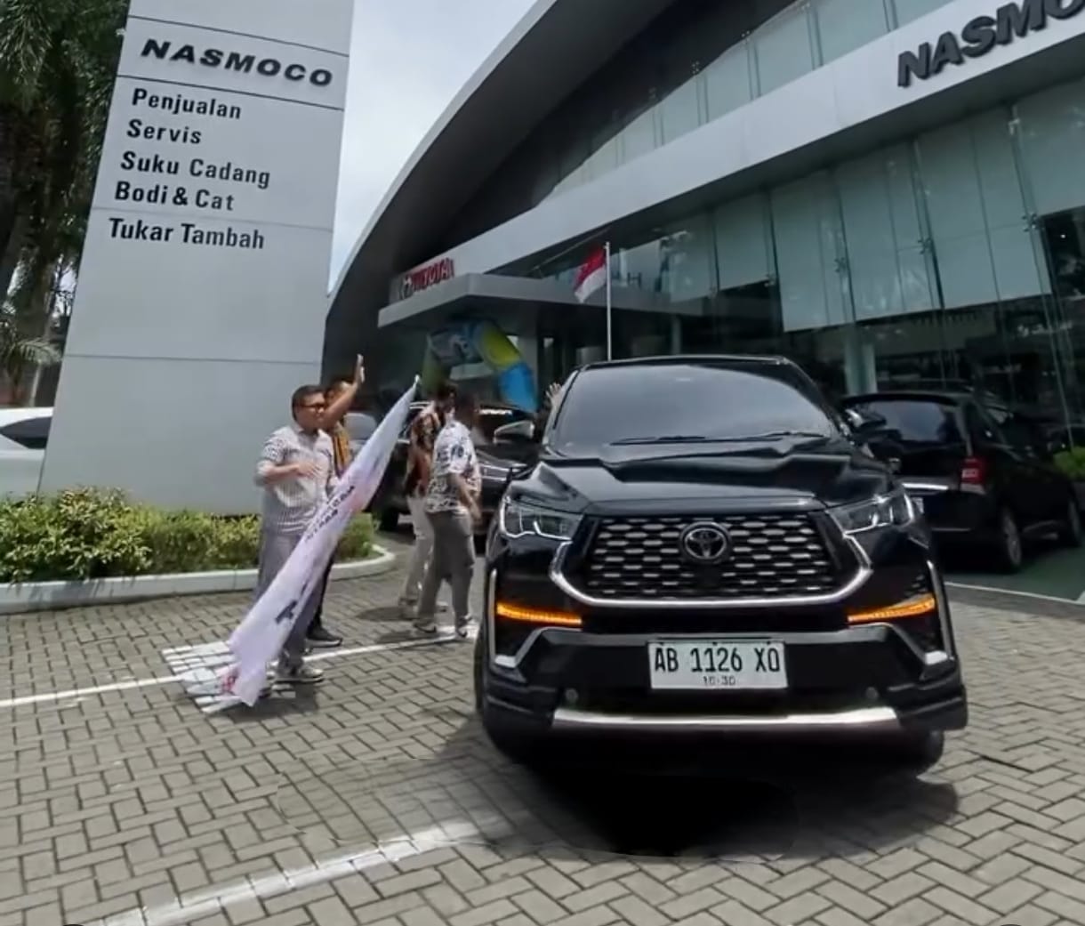 Komunitas Toyota Kijang Innova Adu Irit Zenix HEV