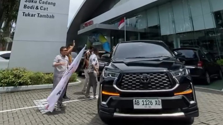 Komunitas Toyota Kijang Innova Adu Irit Zenix HEV