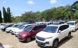 Wow, Gara-gara Jajal Mobil, 3 Orang Ini Diberi Wuling Gratis