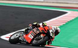 Hasil Race 2 WSBK Italia 2022 : Bautista Menang Telak, Ducati Mendominasi 