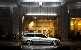 Mercedes-Benz S211 E200K 2004 Milik Pengusaha Radio Ini Pakai Konsep Single Tuner