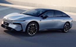 Model Terbaru XPeng P7+ Ditawarkan dalam Versi BEV dan EREV