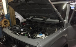 Bikin Kap Mesin Suzuki Jimny Makin Mewah dengan Hood Damper