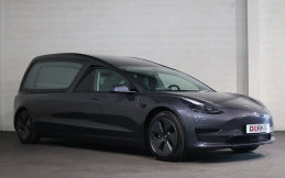 Tesla Model 3 Dimodifikasi Jadi Mobil Jenazah