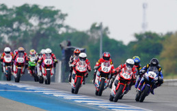 Pertarungan Sengit AHRT di Sirkuit Buriram Singkirkan Lawan di Balap Pembuka ARRC 2024