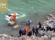 Gara-gara GPS, Mobil Ini Tercebur Sungai