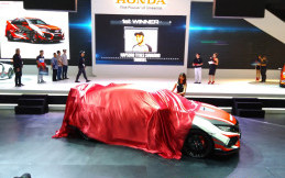 Honda Tampilkan Civic Type R Hasil Karya Pemenang Decal Competition di IIMS 2018