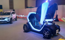 Di IIMS Hybrid 2021, Renault Twizy Dibanderol Rp449 Juta
