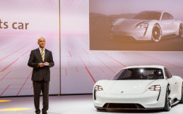 Porsche Akan Produksi Mobil Bermesin Hibrid, Konvensional dan Listrik