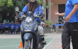 Yamaha Gelar Edukasi Safety Riding On Road dan Off Road di SMK
