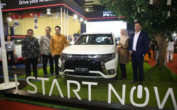 MMKSI Boyong Outlander PHEV dan i-MiEV di Ajang IEMS 2019