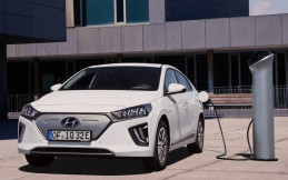Habis Daya Mobil Listrik di Tengah Jalan, Manfaatkan Layanan Emergency Mobile Charging Hyundai
