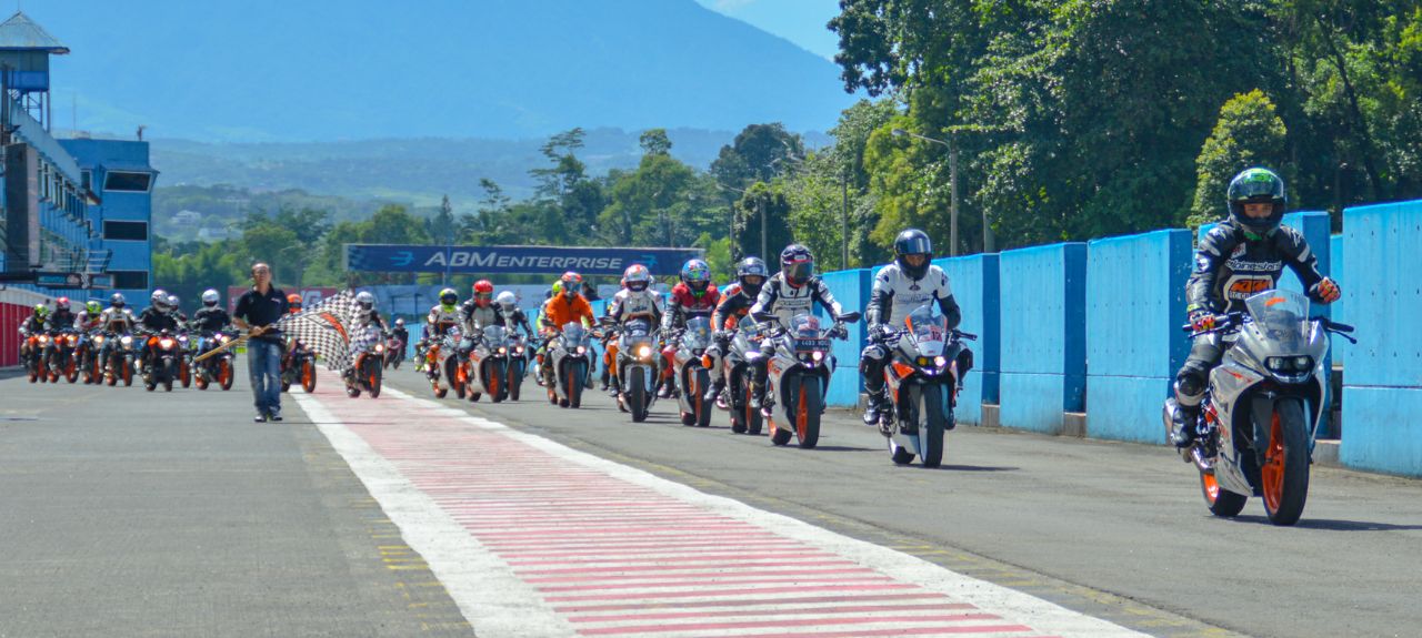 Libatkan Komunitas, KTM Indonesia Gelar Track Day