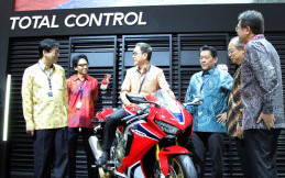 Honda CBR1000RR Fireblade Mulai Dipasarkan di Indonesia 