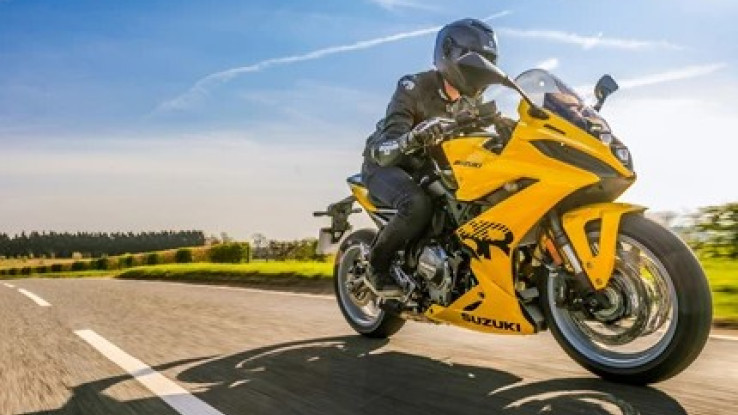 Hanya Tersedia 60 Unit, Suzuki GSX-8R Kiiro Resmi Meluncur