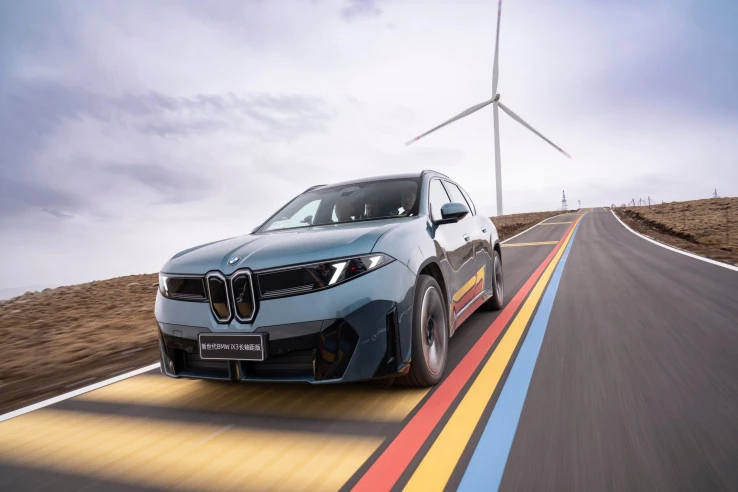 Sekali Cas Tembus 800 Km, BMW iX3 Long Wheelbase Lolos Uji Medan Ekstrem!