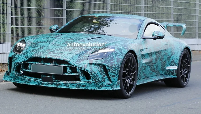 Tertangkap Kamera, Prototipe Aston Martin Vantage RS/AMR Hadir Lebih Berotot dan Agresif