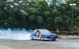 Sangar! Bocah 13 Tahun Asal Indonesia Tempur ke Balap Drifting Internasional D1GP