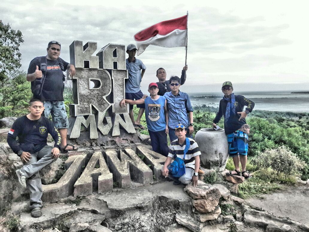 Cara Unik Seven Stars Merayakan Kemerdekaan dan Kibarkan Bendera Merah Putih