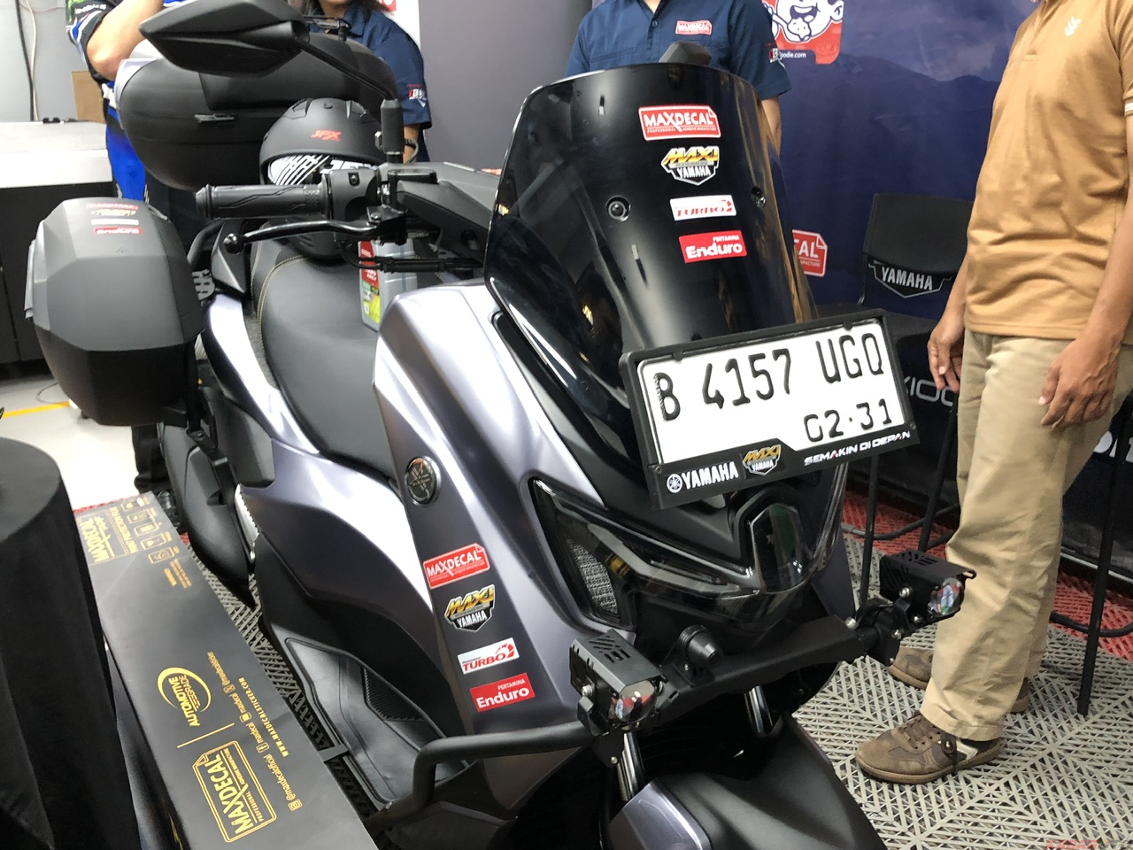 Maxdecal Gandeng Pasutri Touring, Siap Jelajah Timur Indonesia Sejauh 7.500 Km