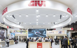 Givi di EICMA 2025 Pamer Helm Motor 