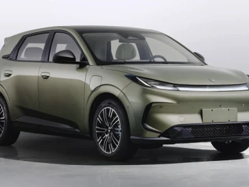 BAIC Siapkan Arcfox T1 Versi Battery Swapping, Harga Bisa Lebih Terjangkau