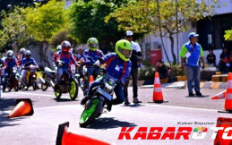 Hasil Dagang Masker, JSC Bagi-bagi Takjil di Pos PSBB