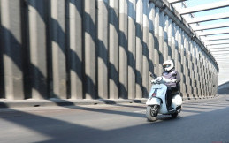 Test Ride Vespa GTS 150 Super Sport 2023 - Jelajahi 456 km Generasi Big Body Terbaru