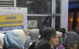 Jasa Marga “Ongkosin” 46.789 Warga Bekasi yang Naik Transjakarta dan KRL Commuterline