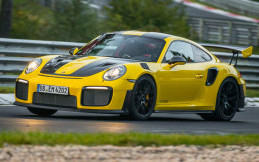 Porsche 911 GT2 RS, Si Mungil Bertenaga Raksasa