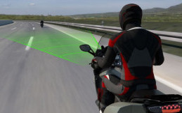 BMW Kembangkan Fitur Active Cruise Control untuk Sepeda Motor