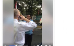 Video Kocak Sopir Taksi Mengomeli Bule