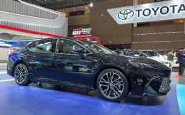 Konsumen Masih Lirik Mobil Hybrid di IIMS 2025