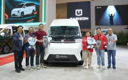 Arista Serahkan Kunci Farizon SV di GIIAS 2026, Dorong Van Listrik